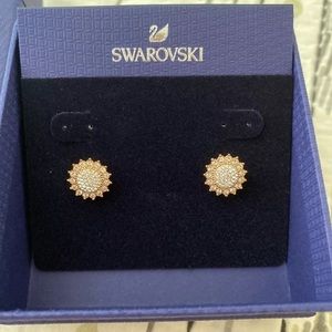Sunshine studs